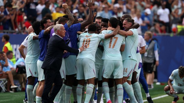 La joie des Français après le 2e but signé Dembélé