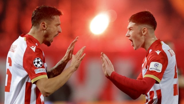 Rade Krunic con el Estrella Roja