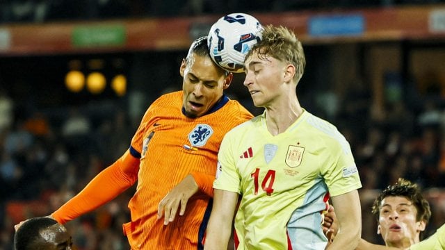 Dean Huijsen avec l'Espagne