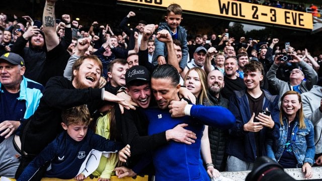 Jack Grealish mit den Everton-Fans