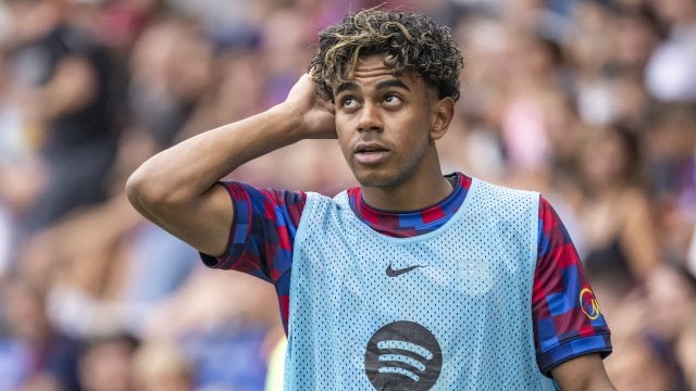 Lamine Yamal à l'échauffement avec le Barça
