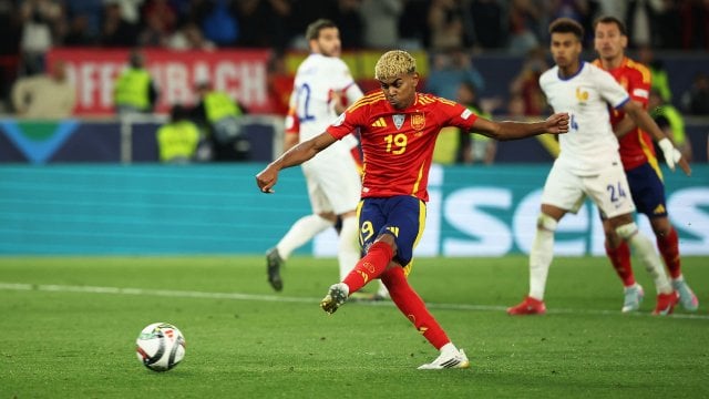 Lamine Yamal marque face à la France