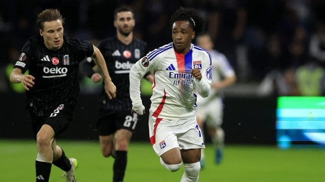 Malick Fofana en action avec l'OL en Ligue Europa