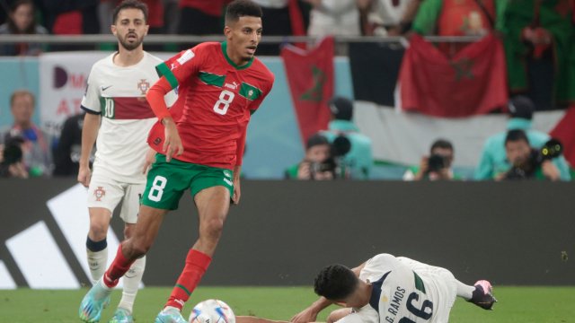 Azzedine Ounahi avec le Maroc contre le Portugal en quarts de finale du Mondial 2022