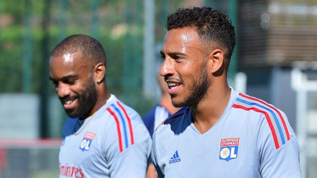 Corentin Tolisso avec Alexandre Lacazette à l’OL
