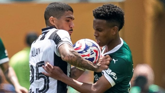 Estevao con Palmeiras