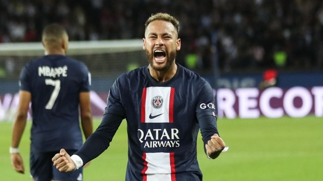Neymar célèbre avec le PSG contre l'OM 