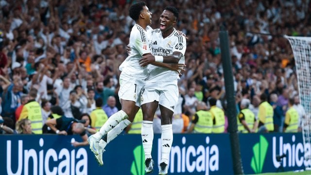 Rodrygo et Vinicius Jr célèbrent un but