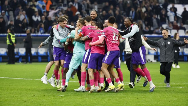 Les joueurs de Toulouse célèbrent leur qualification
