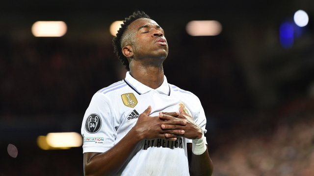 Vinicius celebra un gol en Anfield