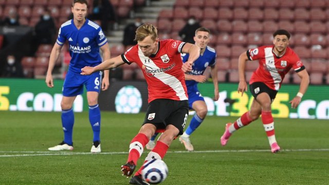 James Ward-Prowse en action avec Southampton contre Leicester