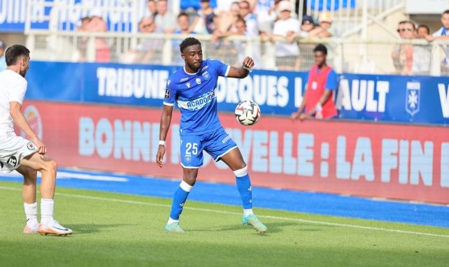 Madiou Keita en action avec l'AJ Auxerre.