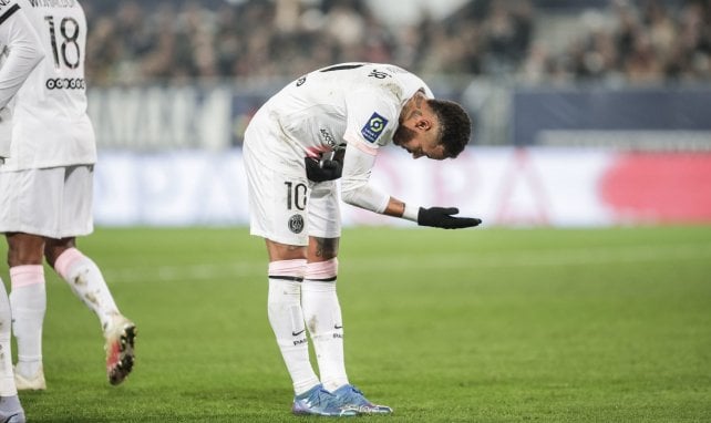 Neymar Jr célèbre un but contre Bordeaux