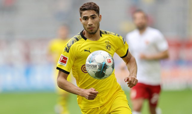 Achraf Hakimi avec le maillot du Borussia Dortmund