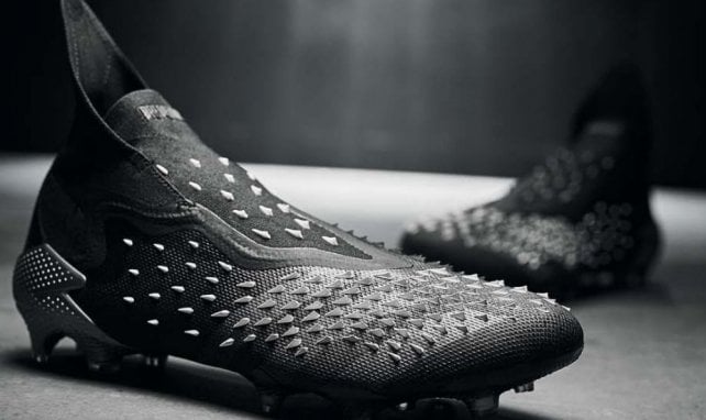 adidas Predator Freak pack Superstealth