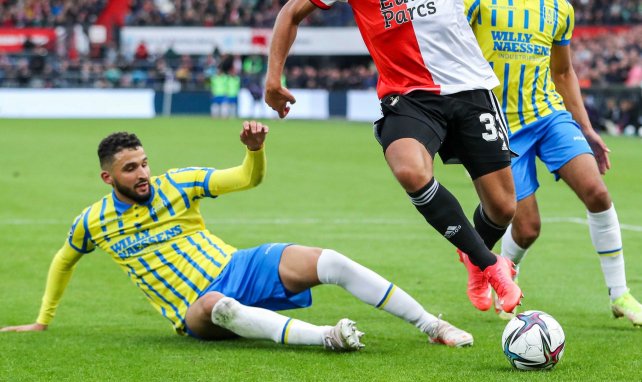 Ahmed Touba lâche un tacle contre le Feyenoord en Eredivisie