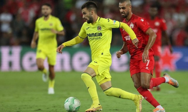 Álex Baena en pleine action avec Villarreal