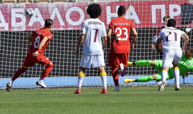 Ezgjan Alioski transformant son penalty contre l'Arménie
