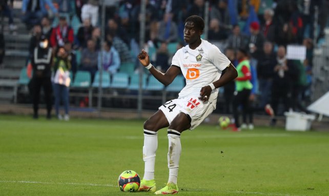 Lille confirme le départ d'Amadou Onana à Everton