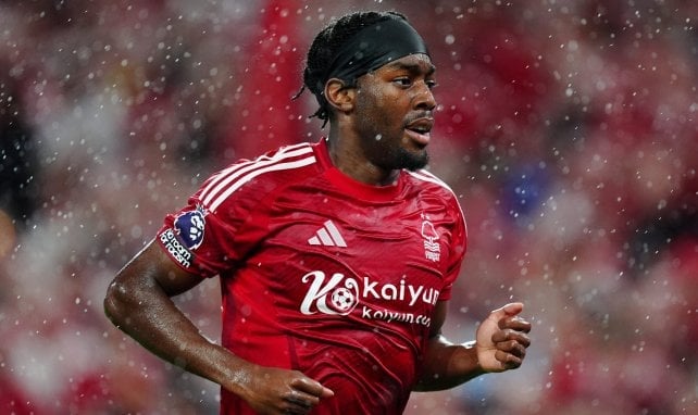 Anthony Elanga avec Nottingham Forest