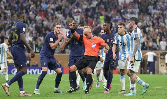 Coupe du Monde 2022 : l'arbitrage de la finale Argentine - France dans  l'œil du cyclone