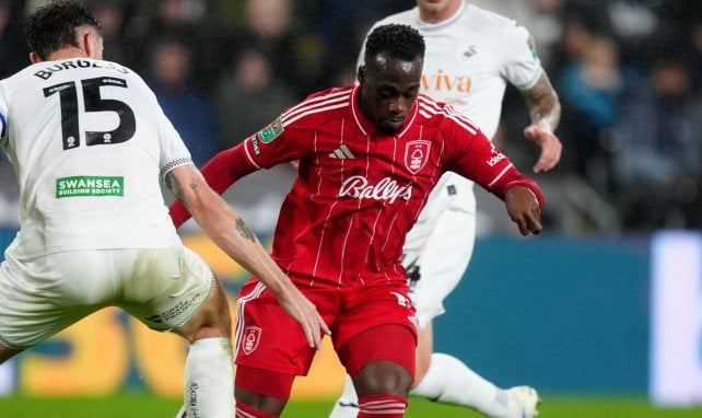 Arnaud Kalimuendo quitte déjà Nottingham Forest