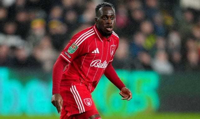 Arnaud Kalimuendo rejoint Francfort