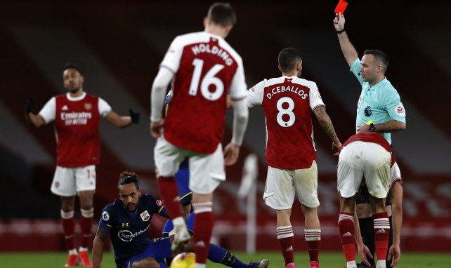 Arsenal réduit à 10 après l'expulsion de Gabriel