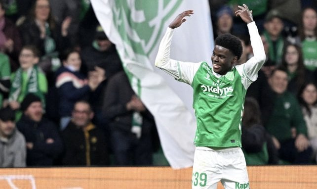 L2 : Saint-Étienne remporte le choc face au Red Star et reste au contact de Troyes