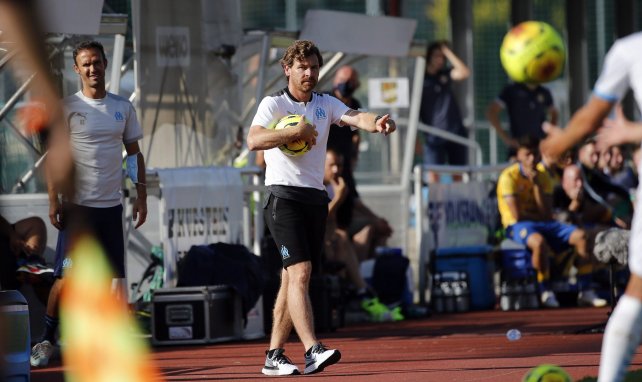André Villas-Boas pendant le match contre Dunajská Streda