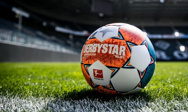 Le ballon de la Bundesliga 2021-2022