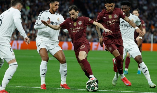 Bernardo Silva au milieu de tous les Madrilènes