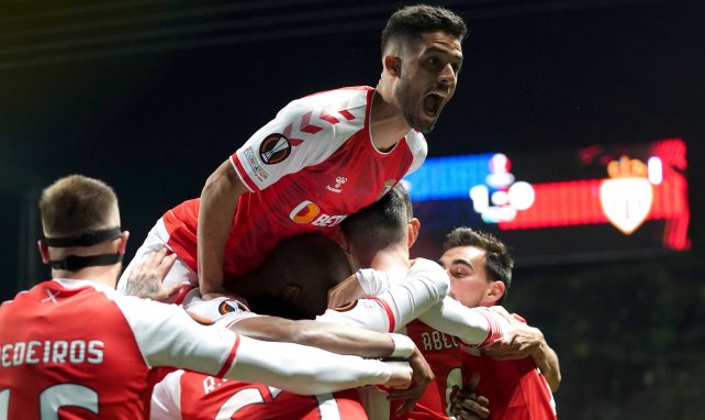Les joueurs de Braga célèbrent le but d'Abel Ruiz