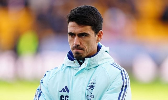 Carlos Cuesta à Arsenal