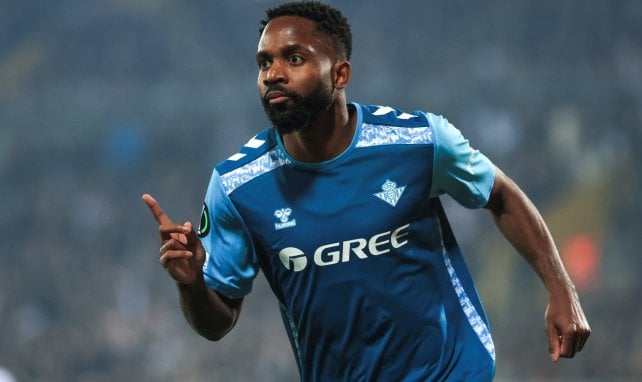 Le Genoa fonce sur Cédric Bakambu