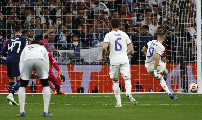 Karim Benzema inscrit le penalty qui qualifie le Real Madrid en finale de la Ligue des Champions