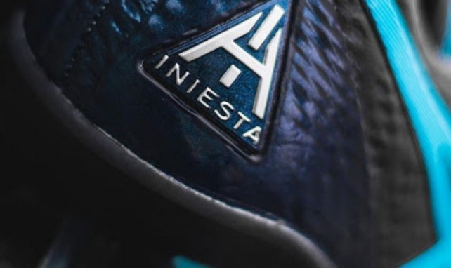 Nouvelle chaussure signature pour Andres Iniesta : l'Asics Ultrezza AI