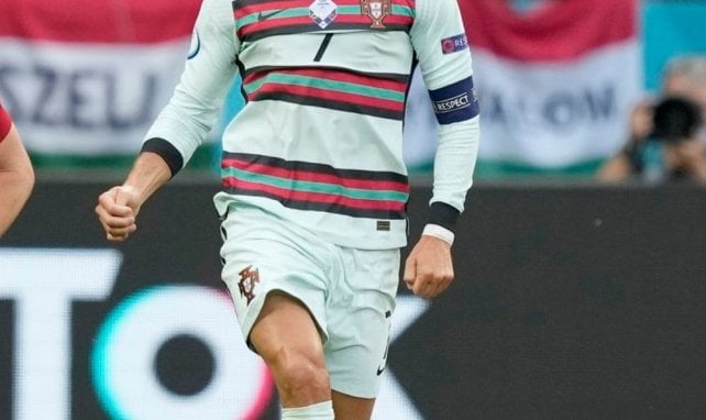 Cristiano Ronaldo face à la Hongrie