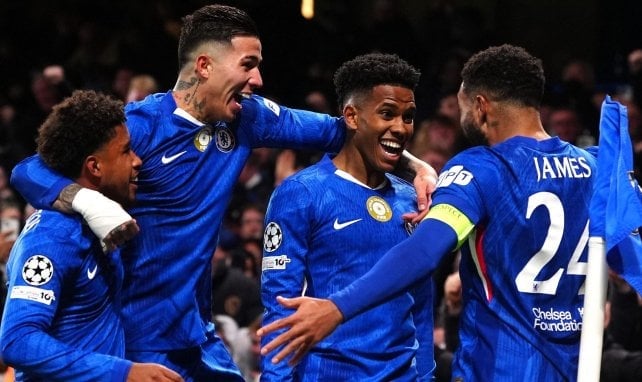 Ligue des Champions : Chelsea écrase le FC Barcelone, le Bayer Leverkusen surprend Manchester City