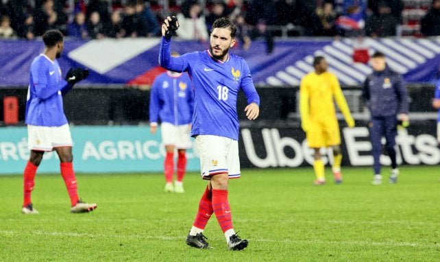 Rayan Cherki avec l'équipe de France Espoirs