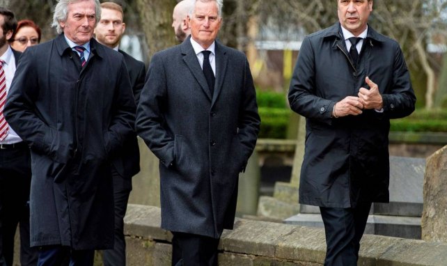 Ray Clemence ici au centre entre Pat Jennings et David Seaman