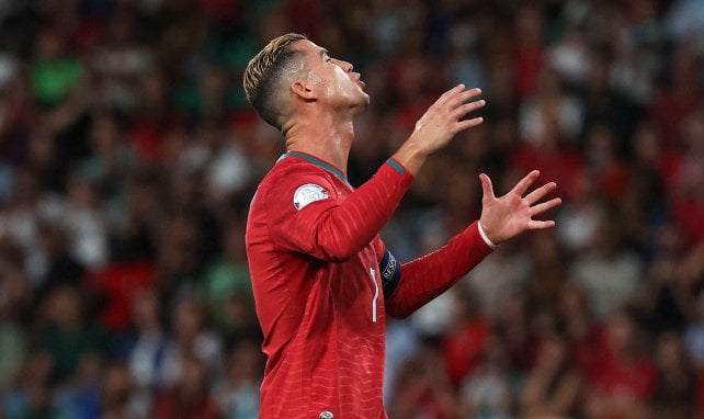 Le tifo énorme des supporters d’Al-Nassr en soutien à Cristiano Ronaldo