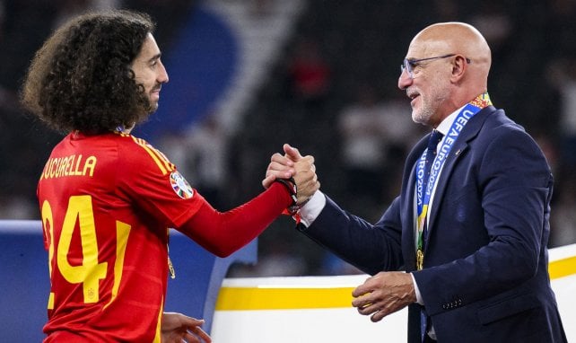 Marc Cucurella et Luis de la Fuente lors du sacre espagnol à l'Euro 2024