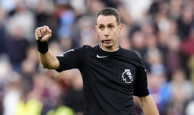 L'arbitre David Coote