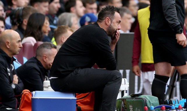 Roberto De Zerbi furieux sur le banc de Brighton lors de la déroute à Aston Villa