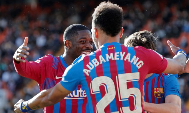Ousmane Dembélé et Pierre-Emerick Aubameyang célèbrent un but lors du match entre Valence et le Barça