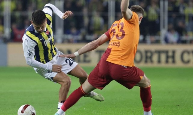 Cengiz Under avec Fenerbahçe.