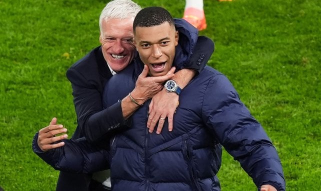 Didier Deschamps et Kylian Mbappé.