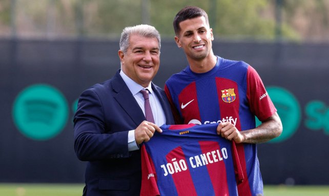 Joao Cancelo avec le Barça