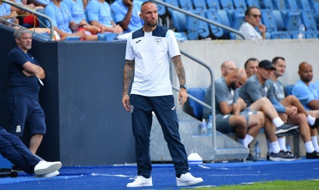 Didier Digard sur le banc du HAC.